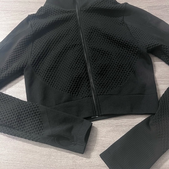 Women’s Activewear Black Cropped Jacket Size Medium - Picture 6 of 10